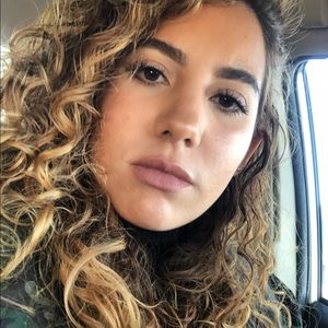 Meet your Posher, Daniela